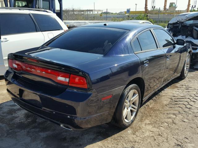 2B3CL3CG6BH556151 - 2011 DODGE CHARGER BLUE photo 4