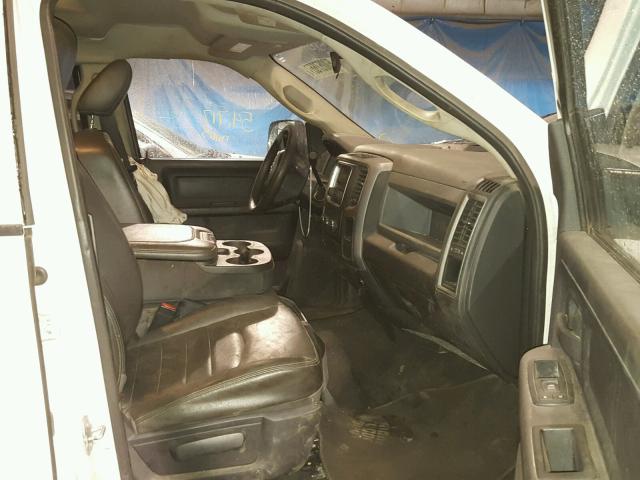 3C6TR4CT9DG553402 - 2013 RAM 2500 ST WHITE photo 5