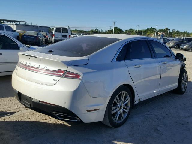 3LN6L2GK6FR628069 - 2015 LINCOLN MKZ WHITE photo 4