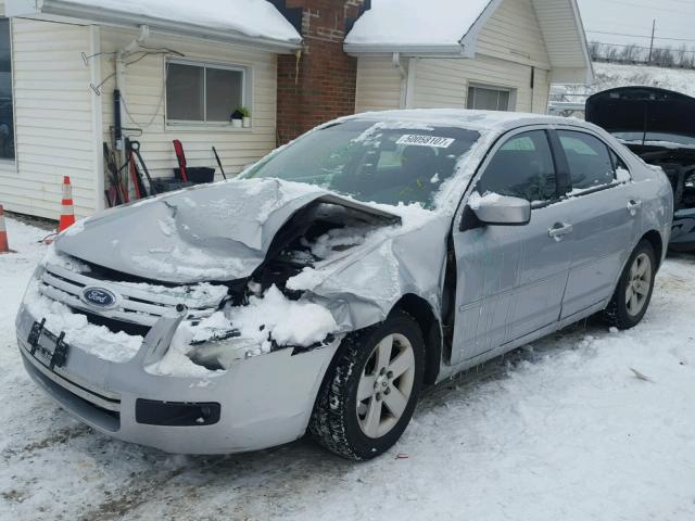 3FAFP07Z96R236882 - 2006 FORD FUSION SE SILVER photo 2