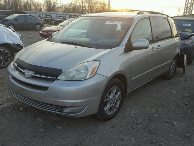 5TDBA22C94S020016 - 2004 TOYOTA SIENNA XLE GRAY photo 2