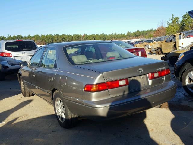 4T1BF28K8WU053549 - 1998 TOYOTA CAMRY CE BROWN photo 3