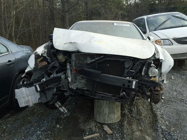 JN1CV6AR2AM254627 - 2010 INFINITI G37 WHITE photo 9