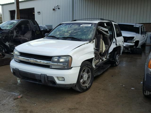 1GNDT13S022518605 - 2002 CHEVROLET TRAILBLAZE WHITE photo 2