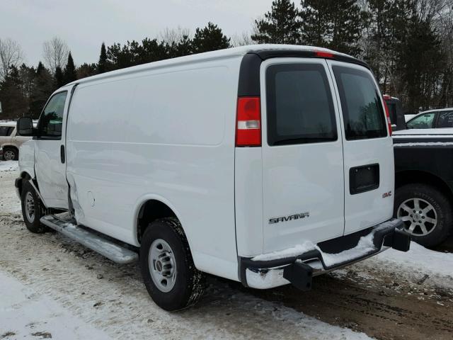 1GTW7AFF8H1910783 - 2017 GMC SAVANA G25 WHITE photo 3