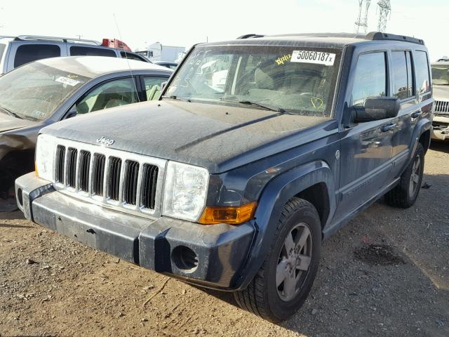 1J8HG48P67C584994 - 2007 JEEP COMMANDER GRAY photo 2