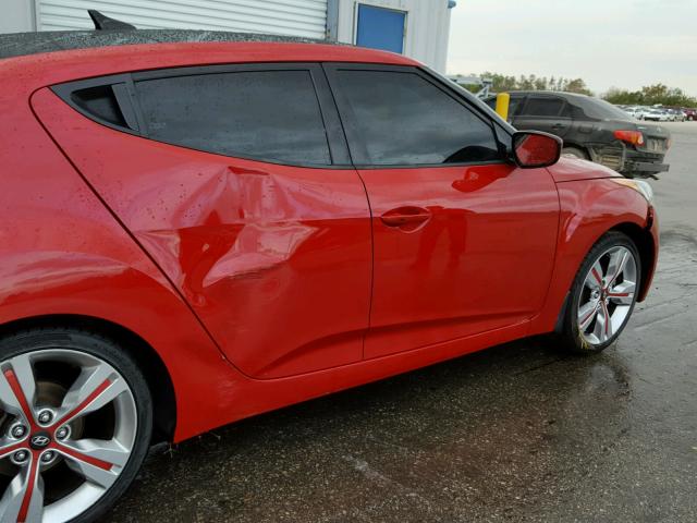 KMHTC6ADXDU140317 - 2013 HYUNDAI VELOSTER B RED photo 9