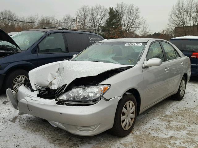 4T1BE30K36U732763 - 2006 TOYOTA CAMRY LE SILVER photo 2