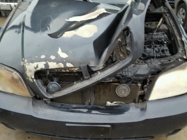 KNDUP132456749937 - 2005 KIA SEDONA EX BURN photo 7