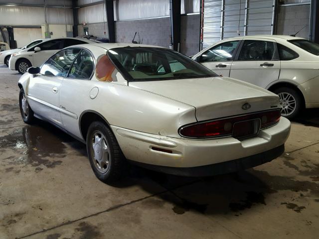 1G4GD2213W4704808 - 1998 BUICK RIVIERA WHITE photo 3