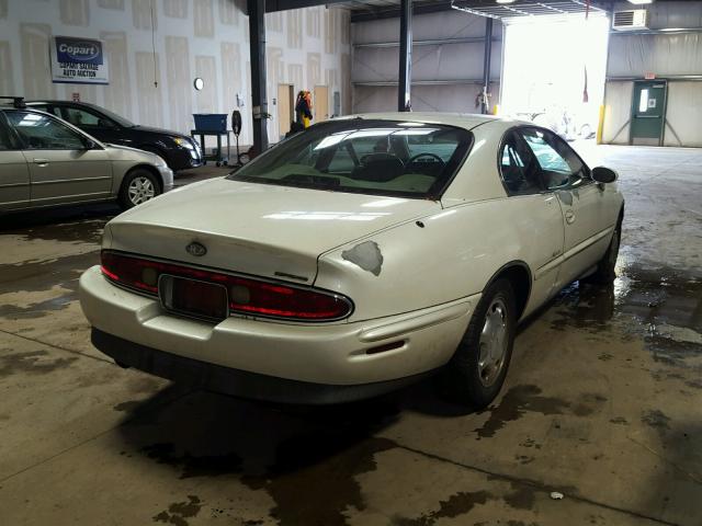 1G4GD2213W4704808 - 1998 BUICK RIVIERA WHITE photo 4