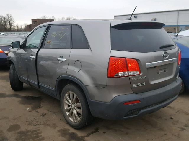 5XYKU3A1XBG017455 - 2011 KIA SORENTO EX GRAY photo 3