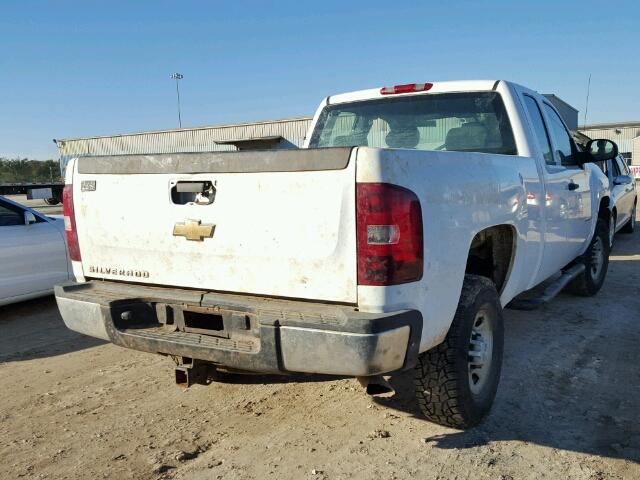 1GCHC29K08E105324 - 2008 CHEVROLET SILVERADO WHITE photo 4