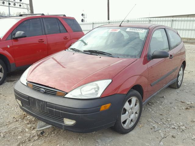 3FAFP31352R239326 - 2002 FORD FOCUS ZX3 MAROON photo 2