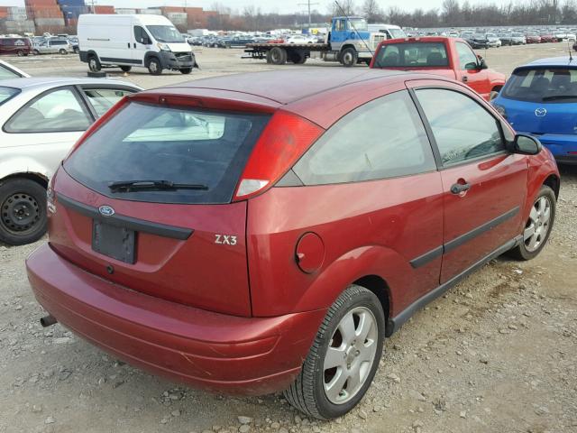 3FAFP31352R239326 - 2002 FORD FOCUS ZX3 MAROON photo 4