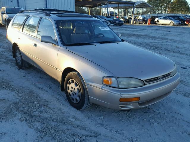 4T1EG12K5TU801585 - 1996 TOYOTA CAMRY LE ვერცხლისფერი ფოტო 1