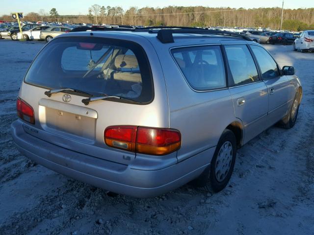 4T1EG12K5TU801585 - 1996 TOYOTA CAMRY LE ვერცხლისფერი ფოტო 4