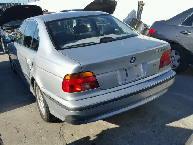 WBADD6327WGT93823 - 1998 BMW 528 I AUTO SILVER photo 3