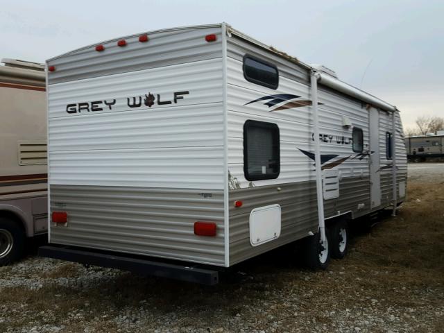 4X4TCKD22BX111844 - 2011 WILDWOOD GREY WOLF WHITE photo 4