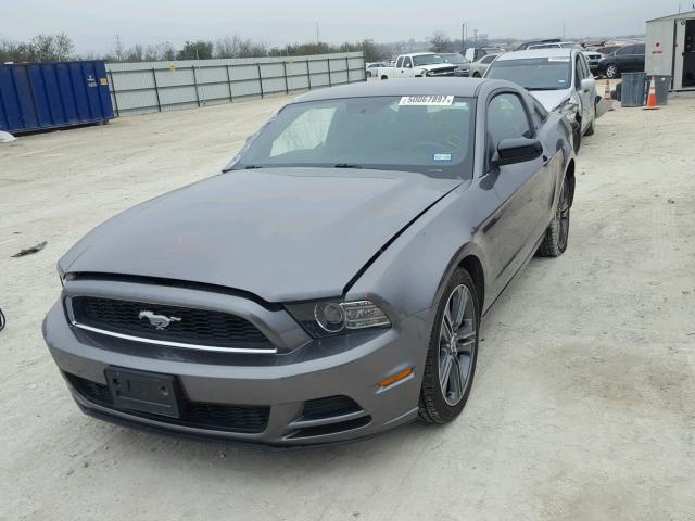 1ZVBP8AM4E5207602 - 2014 FORD MUSTANG GRAY photo 2