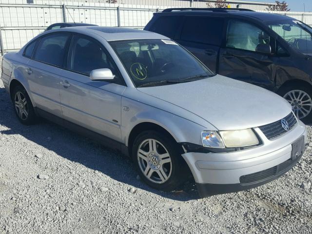 WVWEH63B51E005259 - 2001 VOLKSWAGEN PASSAT GLX 银色 照片 1