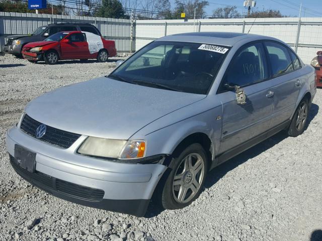 WVWEH63B51E005259 - 2001 VOLKSWAGEN PASSAT GLX 银色 照片 2