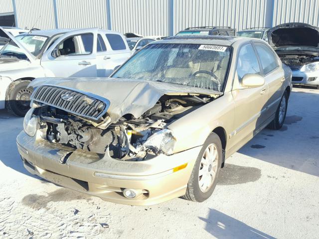 KMHWF35H43A834808 - 2003 HYUNDAI SONATA GLS GOLD photo 2