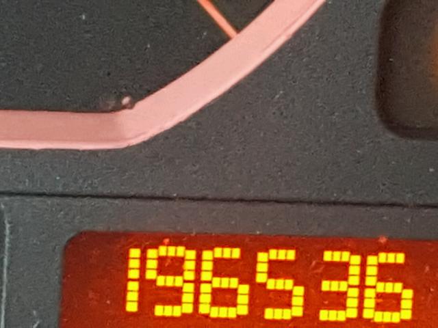 WBAAW33451ET41897 - 2001 BMW 325 IT BLACK photo 8