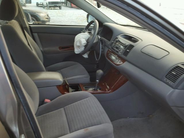 4T1BE32K25U626347 - 2005 TOYOTA CAMRY LE ნაცრისფერი ფოტო 5