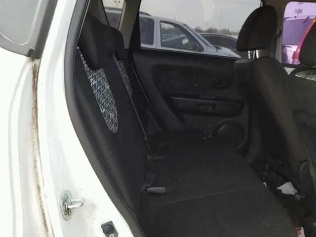 KNDJT2A29A7082729 - 2010 KIA SOUL + WHITE photo 6