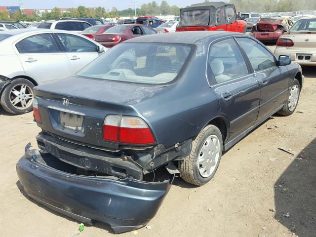 1HGCD5535VA029000 - 1997 HONDA ACCORD LX GREEN photo 4