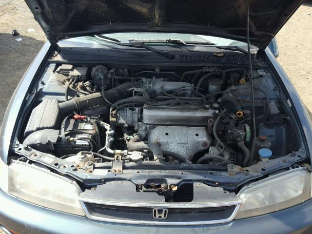 1HGCD5535VA029000 - 1997 HONDA ACCORD LX GREEN photo 7