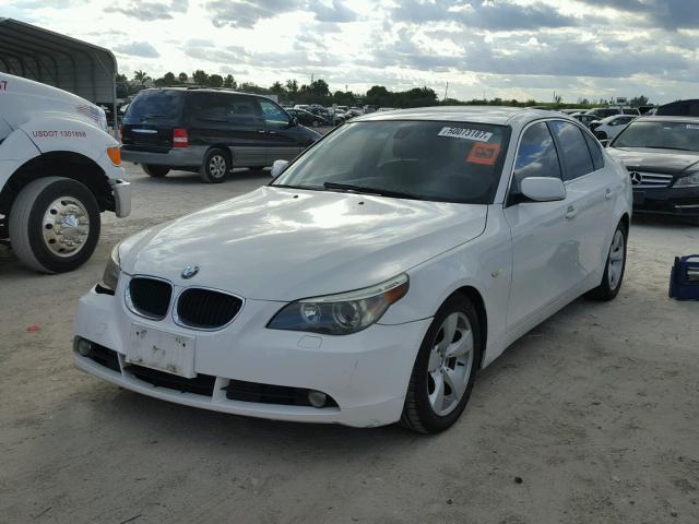 WBANE53516CK82570 - 2006 BMW 525 I WHITE photo 2