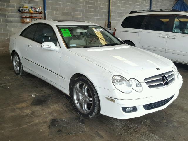 WDBTJ56H68F235823 - 2008 MERCEDES-BENZ CLK 350 WHITE photo 1