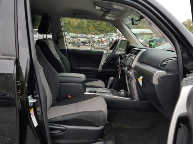 JTEBU5JR4J5531290 - 2018 TOYOTA 4RUNNER SR BLACK photo 5