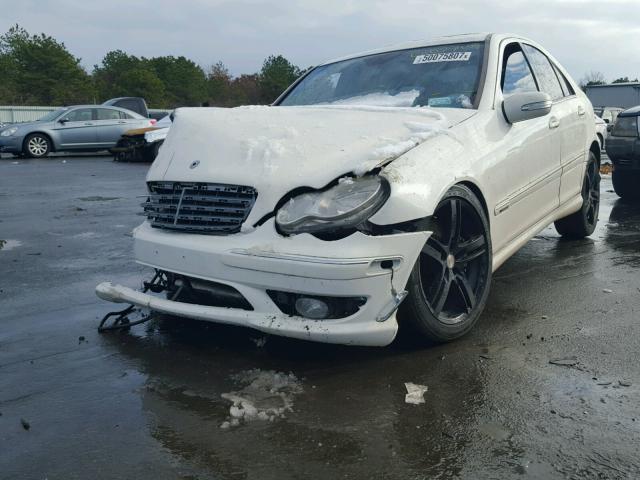 WDBRF52H97F854478 - 2007 MERCEDES-BENZ C 230 WHITE photo 2