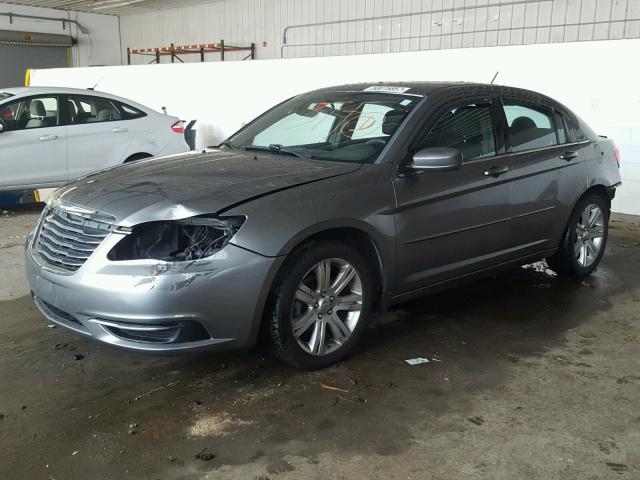 1C3CCBABXCN317800 - 2012 CHRYSLER 200 LX GRAY photo 2