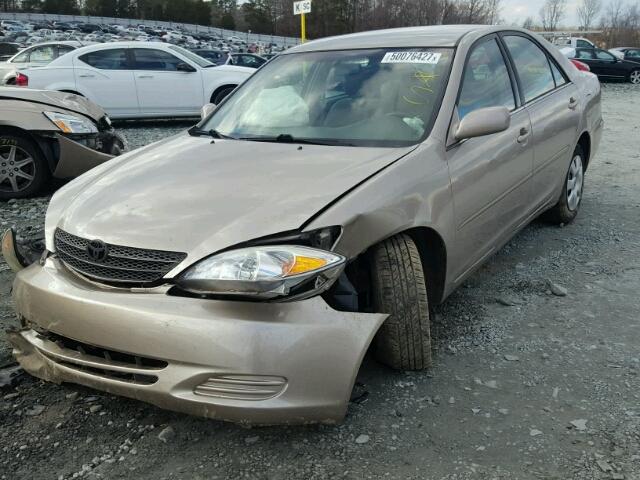 4T1BE32K33U235981 - 2003 TOYOTA CAMRY LE BEIGE photo 2