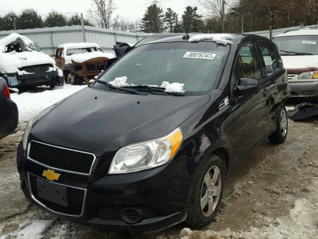 KL1TD6DE9AB127384 - 2010 CHEVROLET AVEO LS BLACK photo 2