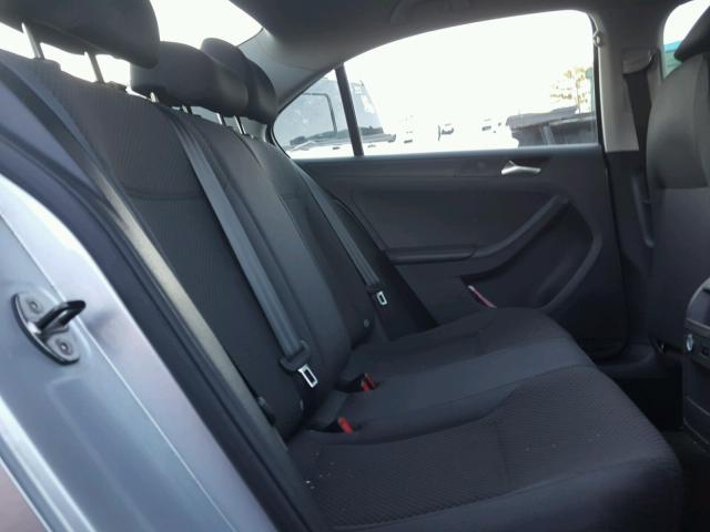 3VW2K7AJXEM327655 - 2014 VOLKSWAGEN JETTA BASE SILVER photo 6