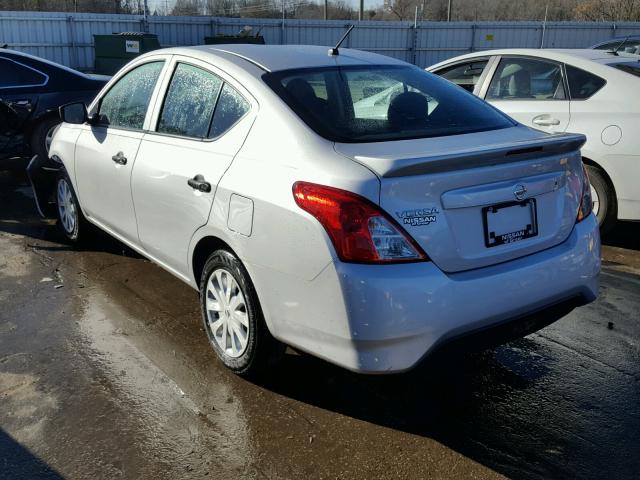 3N1CN7AP0GL909908 - 2016 NISSAN VERSA S SILVER photo 3