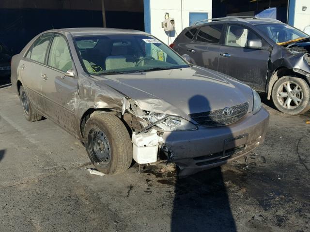 4T1BE32K34U369052 - 2004 TOYOTA CAMRY LE ოქროსფერი ფოტო 1