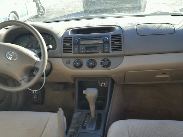 4T1BE32K34U369052 - 2004 TOYOTA CAMRY LE ოქროსფერი ფოტო 9