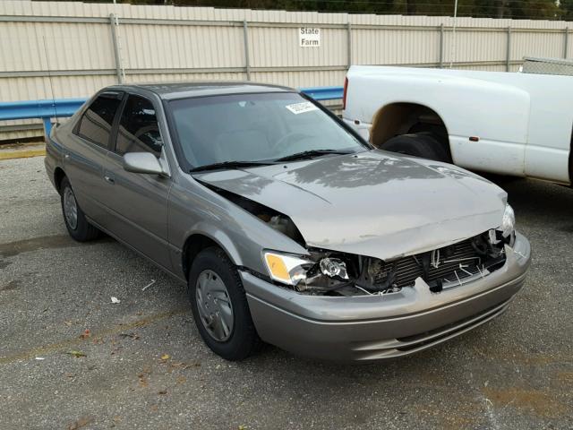 4T1BG22K3WU206098 - 1998 TOYOTA CAMRY CE SILVER photo 1