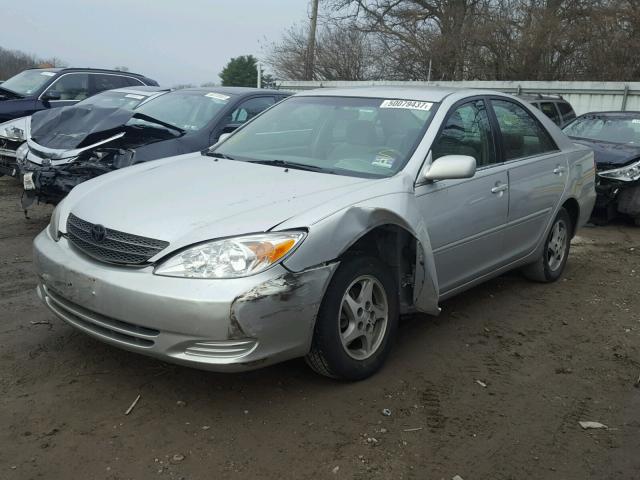 4T1BF32K83U544875 - 2003 TOYOTA CAMRY LE SILVER photo 2