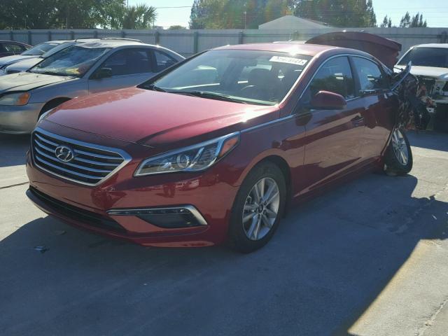 5NPE24AF7FH186562 - 2015 HYUNDAI SONATA SE MAROON photo 2