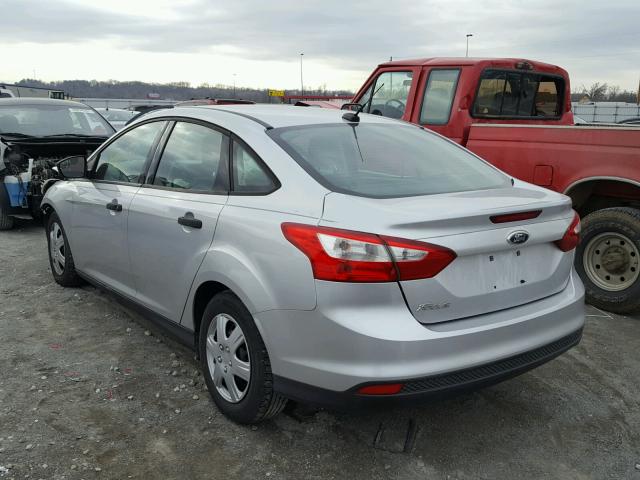 1FAHP3E27CL282608 - 2012 FORD FOCUS S SILVER photo 3