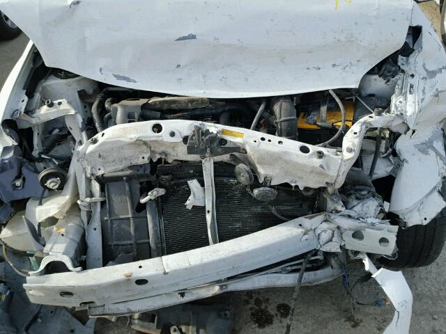 JTKKT624850103525 - 2005 TOYOTA SCION XA WHITE photo 7