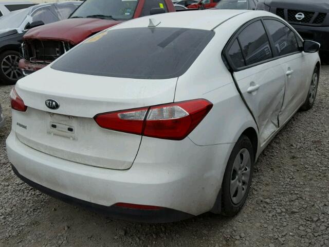 KNAFK4A64G5610086 - 2016 KIA FORTE LX WHITE photo 4