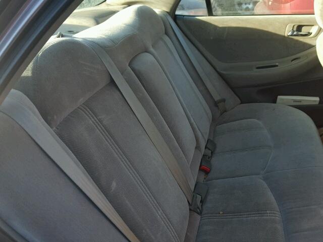 1HGCG1643YA047832 - 2000 HONDA ACCORD LX GRAY photo 6